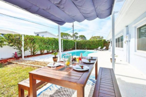 Close to Anna Maria, Dog Friendly, Heated Pool!